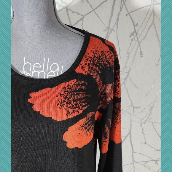 Model France Black Floral Print Scoop Neck Knit Tunic - Picture 2 of 5